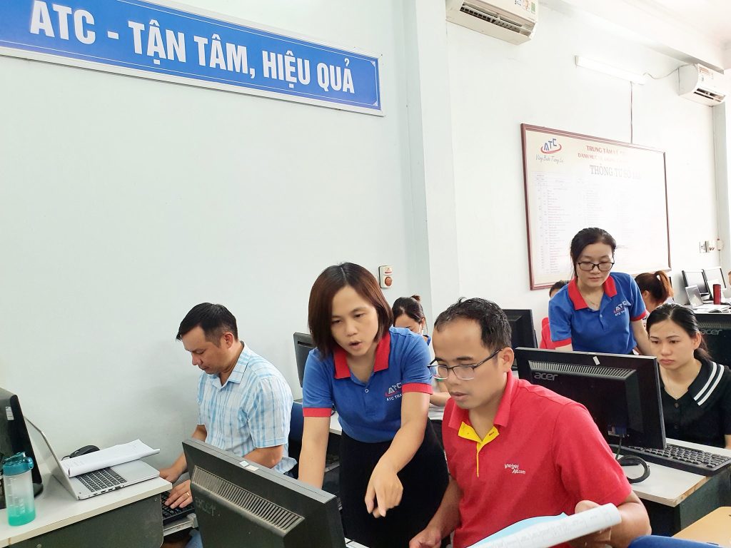 hoc ke toan o thanh hoa Thầy Cô ATC luôn NHẸ NHÀNG, CẦN MẪN CHỈ DẠY TỪNG HỌC VIÊNCẦM TAY CHỈ VIỆC...phương pháp hiệu quả tại ATC...