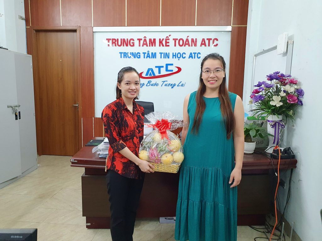 học kế toán cấp tốc ở thanh hóa QUÀ CỦA HỌC VIÊN CA TỐI NAY.....Học viên đi làm TẤT BẬT cả ngày, tối lại đến học ATC. Vội là vậy nhưng em