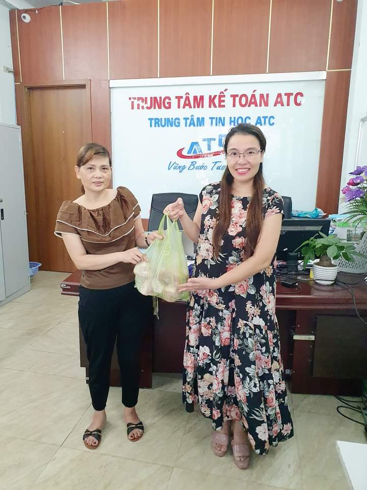 hoc ke toan o thanh hoa MÙNG 1 NHẬN MÓN QUÀ ĐẶC BIỆT TỪ PHỤ HUYNH HỌC VIÊN ATC: Thịt lợn rừng .Chị nói: "Trung tâm ATC trao đi nhiều giá trị,