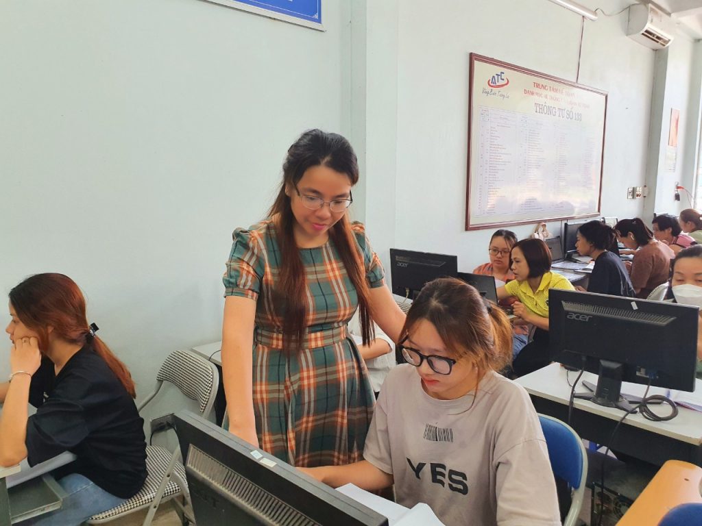 hoc ke toan tai thanh hoa NGHE NÓI EM THÍCH NHẸ NHÀNG...THẬT MAY CÔ CŨNG DỊU DÀNG NHƯ MÂYTiêu chí giảng dạy của trung tâm luôn hướng đến là