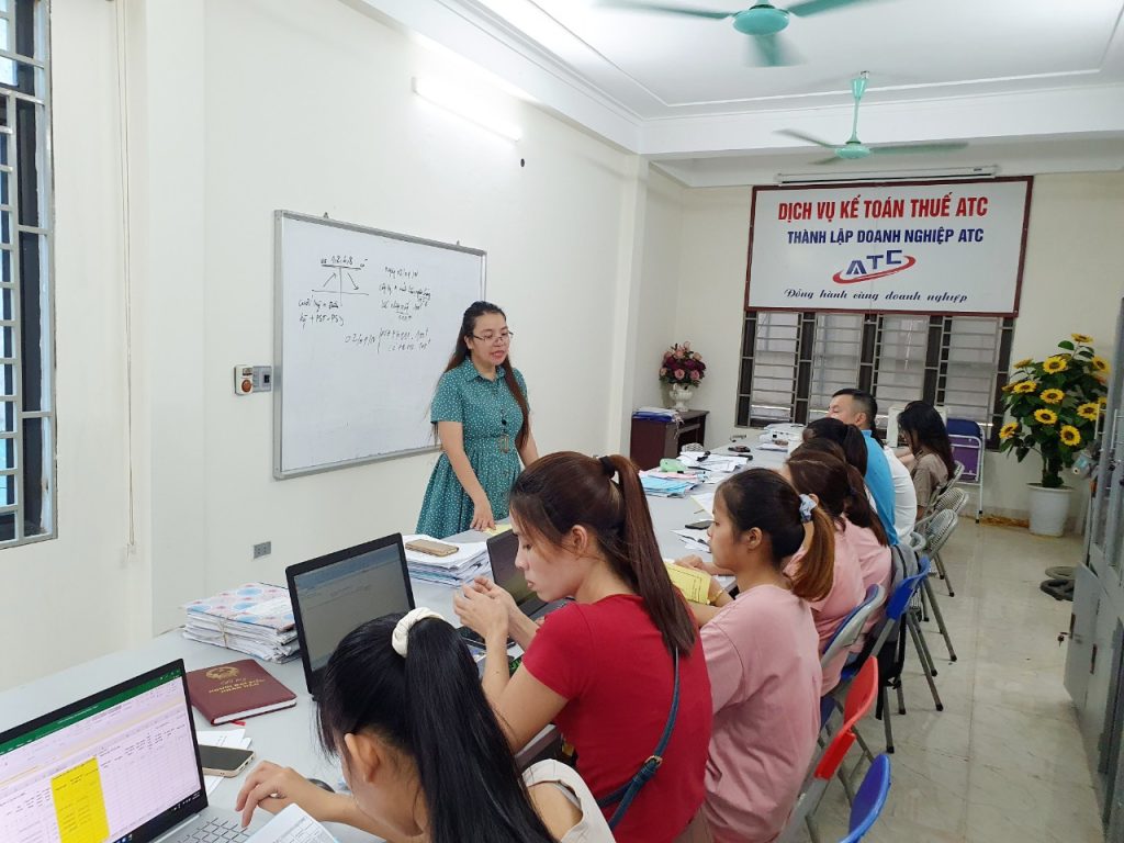 Hoc ke toan thue o thanh hoa Hãy mơ ước bất cứ điều gì bạn muốn bởi đó là vẻ đẹp của trí tuệ con người.Hãy làm bất kỳ điều gì bạn thích, đó