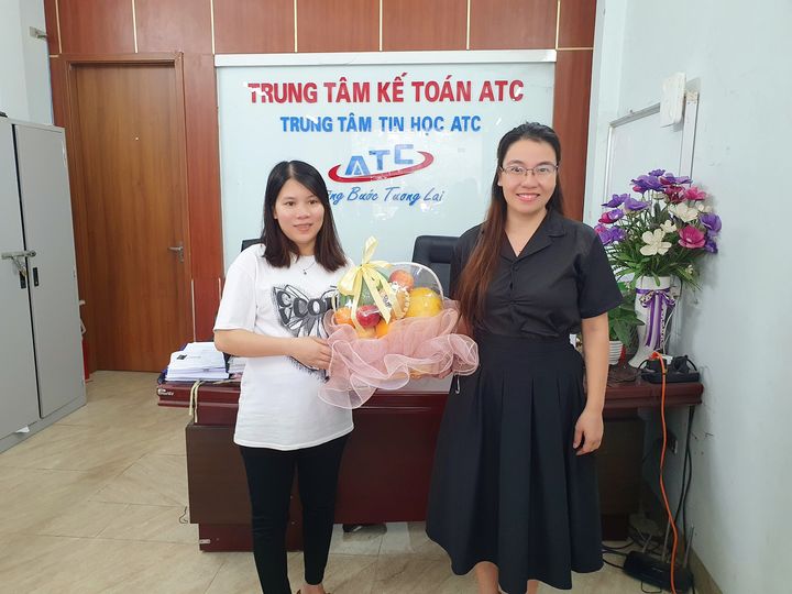 Hoc tin hoc cap toc tai thanh hoa MẸ BẦU HÀNG NGÀY VƯỢT 25KM TỪ HÀ TRUNG đến học tin học tại ATC... Bạn theo trọn khóa cho đến ngày sắp