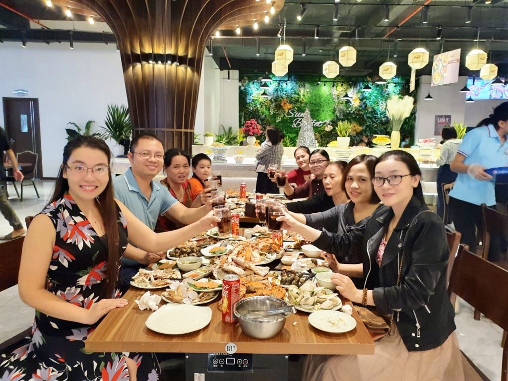 Học tin học ở thanh hóa Các chị em đã nhận được quà và hoa chưa ạ? Hôm nay ngày 20/10 là ngày của một nữa thế giới, ngày của phái đẹp,