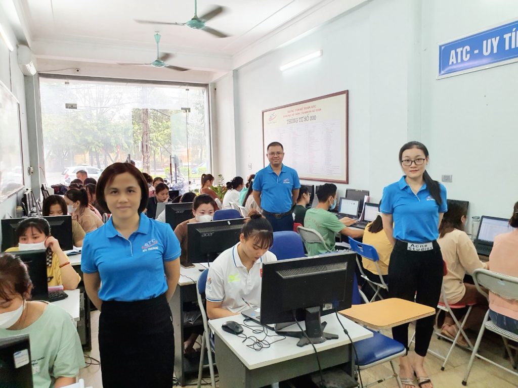 Học kế toán tại thanh hóa NGOÀI KIA BÃO TÁP MƯA SA...TRONG NÀY EM VẪN SAY SƯA HỌC HÀNH...Không gì có thể ngăn cản một người với sự quyết