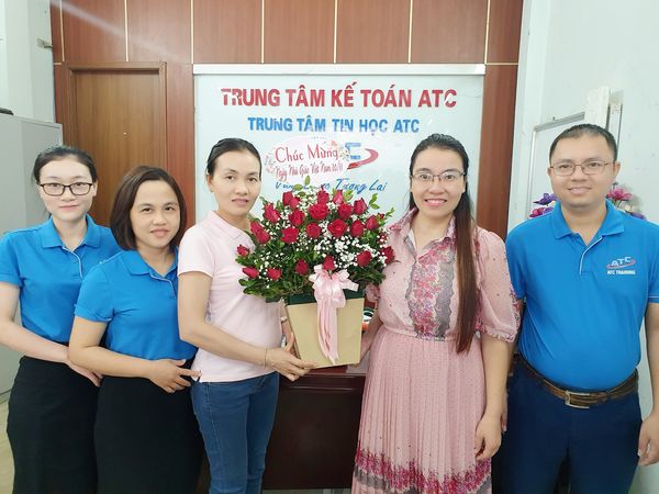 Học kế toán thuế ở Thanh Hóa TRI ÂN NGÀY NHÀ GIÁO... HÔM NAY ATC NHẬN QUÀ SỚM 20/11 TỪ HỌC VIÊN...Một chữ cũng là Thầy... Những