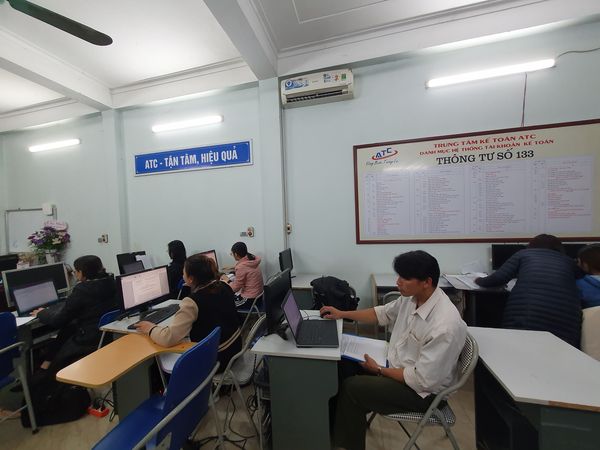 Hoc ke toan thue tai thanh hoa NHỮNG CHIẾN BINH CA TỐI QUA... VƯỢT THỜI TIẾT LẠNH GIÁ ĐẾN HỌC ATC...ATC Đại lộ Lê Lợi - Kế toán, Tin học