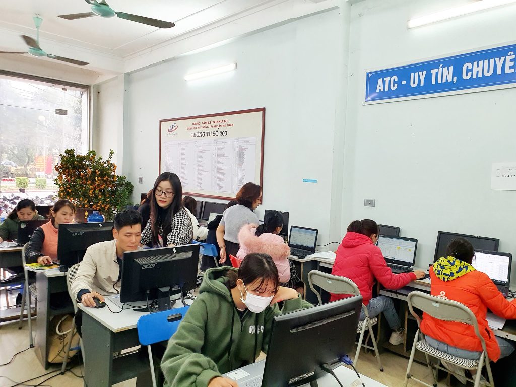 Trung tâm kế toán ở thanh hóa Những Chiến binh ATC ngày cận TẾT... Nhà bao việc, mưa gió vẫn đến học chăm chỉ ở ATCCHỈ CÓ THỂ LÀ