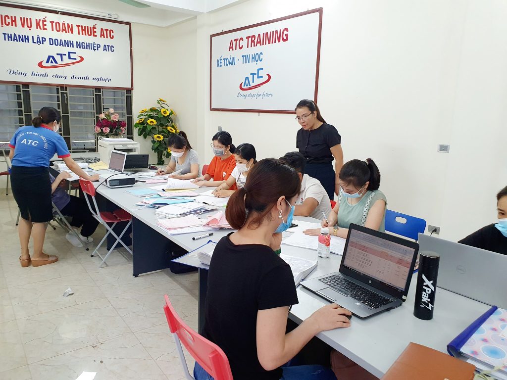 Đào tạo kế toán thực tế tại Thanh Hóa . Với kinh nghiệm của đông đảo mọi người, khi đi ăn nên chọn quán ăn đông khách.