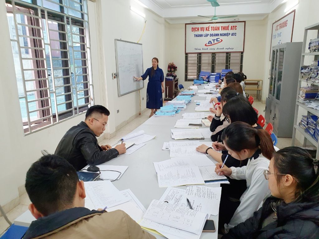 Dao tao ke toan tai thanh hoa Kế toán ATC đang thu hút rất nhiều học viên đến học vì sự nhiệt tình, tận tâm và sát saocủa giáo viên ở đây. Có