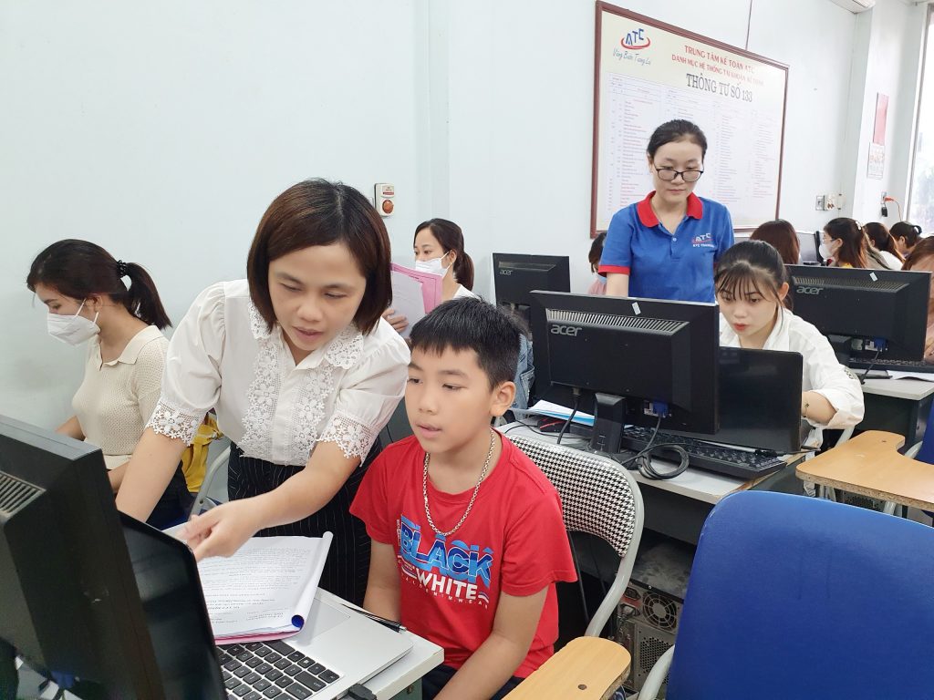 Học tin học ở thanh hóa Càng lên cao, chân trời càng xa, tầm mắt càng rộng.Càng hiểu biết nhiều bạn sẽ có tầm nhìn đa chiều, và có thể phỏng