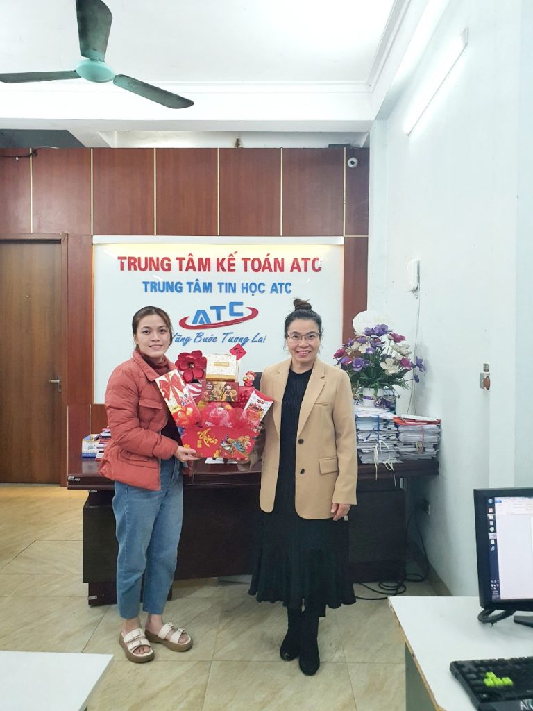 Trung tâm tin học ở thanh hóa « Một rừng hoa mai nởMột bầy chim én đưa tinChúa xuân giáng trần thật xinh. »Mùa xuân mùa đẹp nhất trong năm